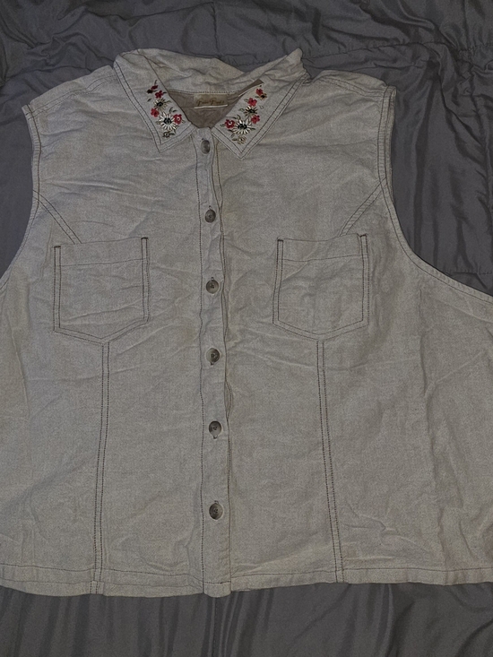 Bobbie Brooks Tops - Bobbie Brooks Tan Sleeveless Button-Down Vest with Embroidered Collar